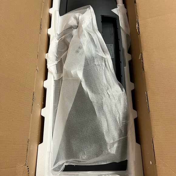 NEW Samsung 49" S95UA Super Ultrawide Dual QHD Monitor, 4ms, QLED, HDR400 - Picture 7 of 14